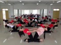 赸