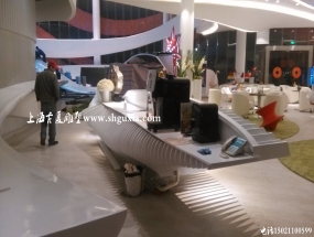 綠地GIC成都中央廣場藝術家具吧臺裝置雕