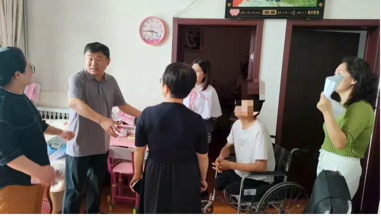 1756513888173799.png 白衣绽芳华 护佑暖人心——山西省汾阳医院血液净化中心赴汾阳市峪道河镇金庄村开展家访工作.webp.png