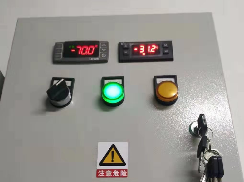 ѩ䳬