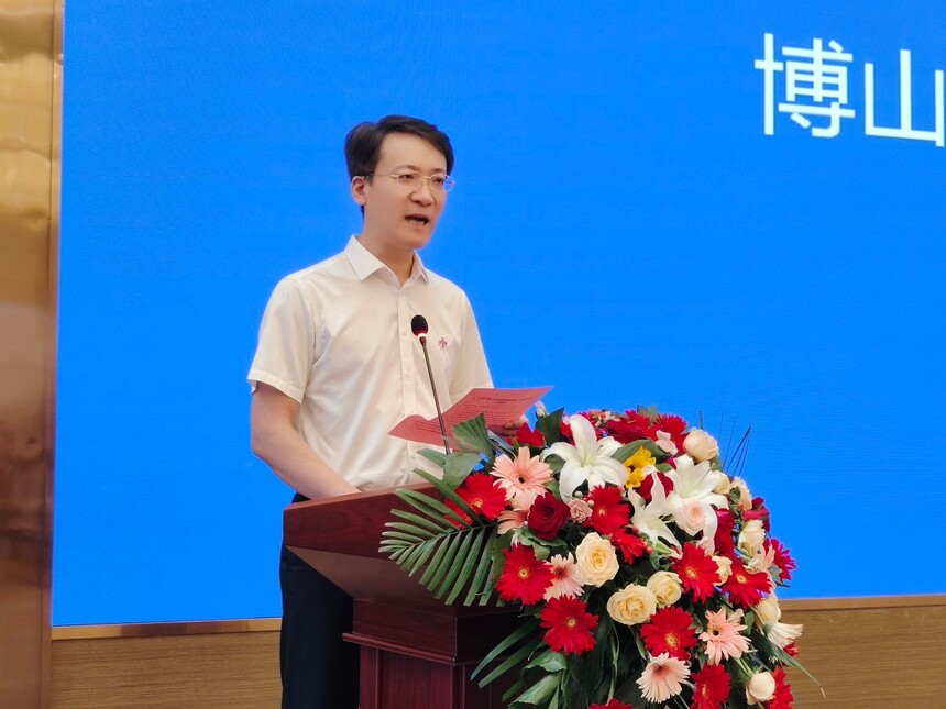 博山区委常委、统战部部长孙涛表示祝贺