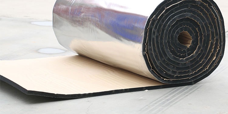 橡塑板屋顶防晒隔热材料顶棚隔热棉铁皮房自粘隔热板耐高温橡塑保温