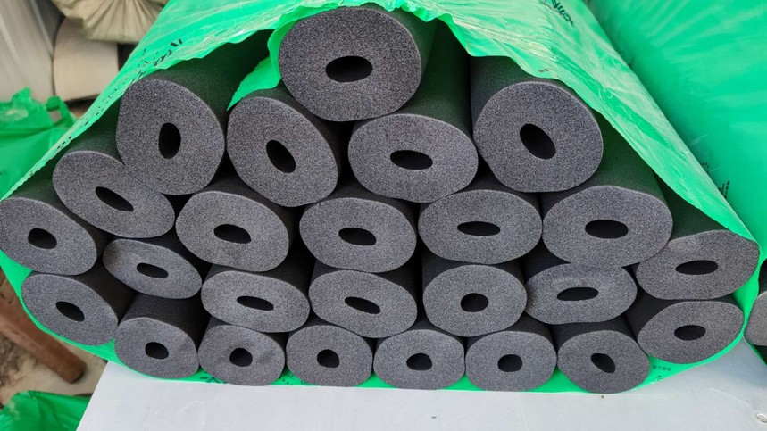 橡塑管保温棉管套防冻神器自粘隔热棉保温材料保护套室外隔热棉-(厂家