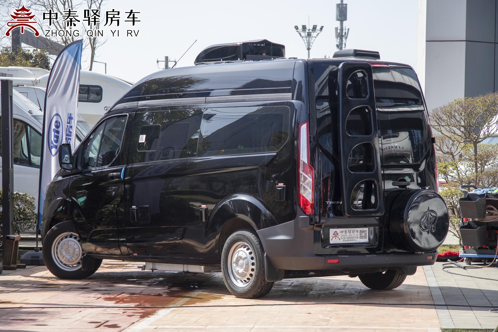 【准新二手房车】2个月的福特新全顺b型房车,性价比准新车_中秦驿房车