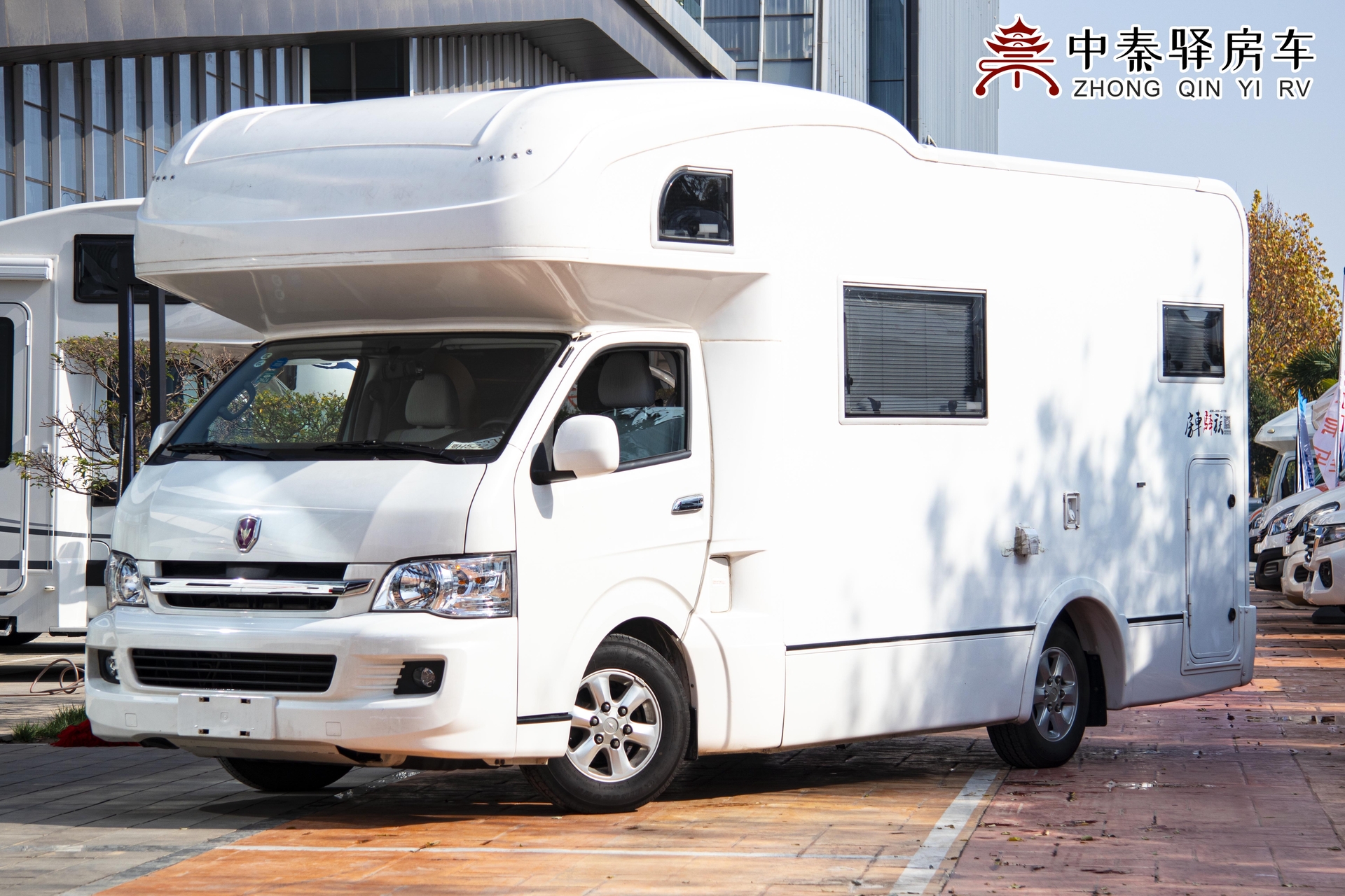 金杯c型房车 400-008-6116