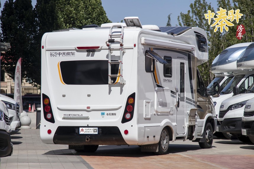 【新到精品二手房车】——中天新季风c型房车_中秦驿房车