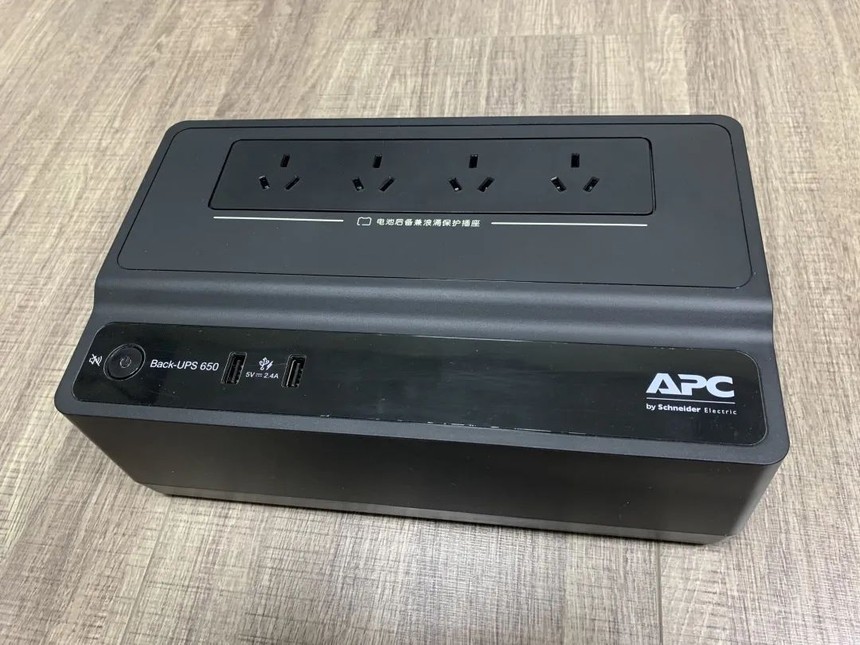 APC后备式UPS电源.jpg APC后备式UPS电源.jpg