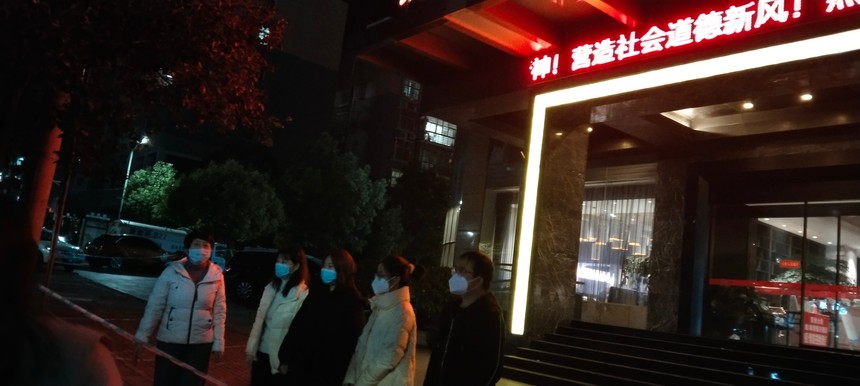 1637826354336974.jpg 11 金小党团员最美行者安全解除隔离,迎接他们回家。.jpg