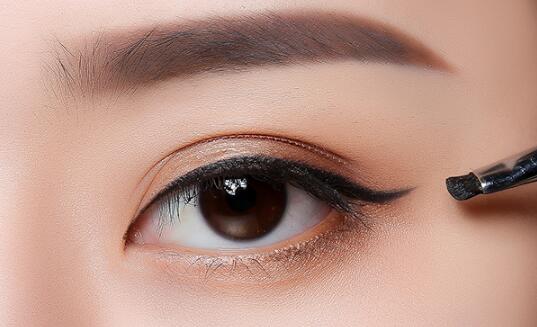 显气质日系奶茶栗棕色眼妆