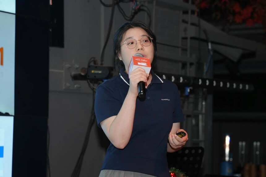 8c55ac0481860a5056e52a92caa4dcc1.jpg