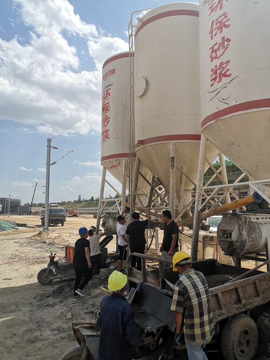 1565515848453858.jpg 内蒙古包头砂浆协会代表6.jpg