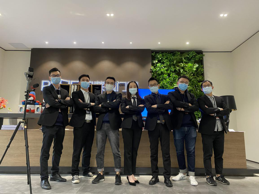 小编在这表扬一下咱们的直播团队的付出,给你们点个赞!