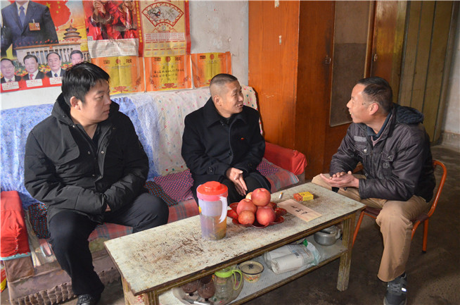 1579510725942857.jpg 殷書記、小陳總 (5)_副本.jpg