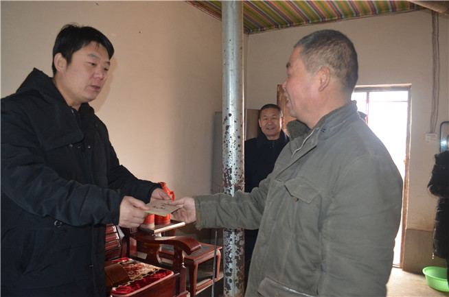 1579510741737533.jpg 殷書記、小陳總 (6)_副本.jpg