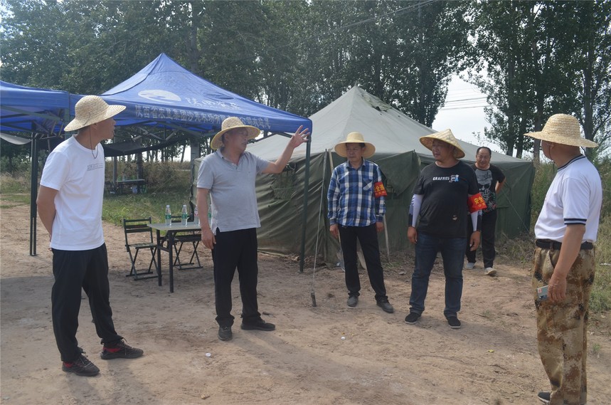 1655433033780237.jpg 場三夏指揮部檢查指導夏收工作 (2).JPG