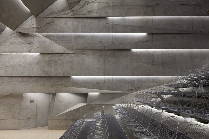 1680875188851706.jpg
