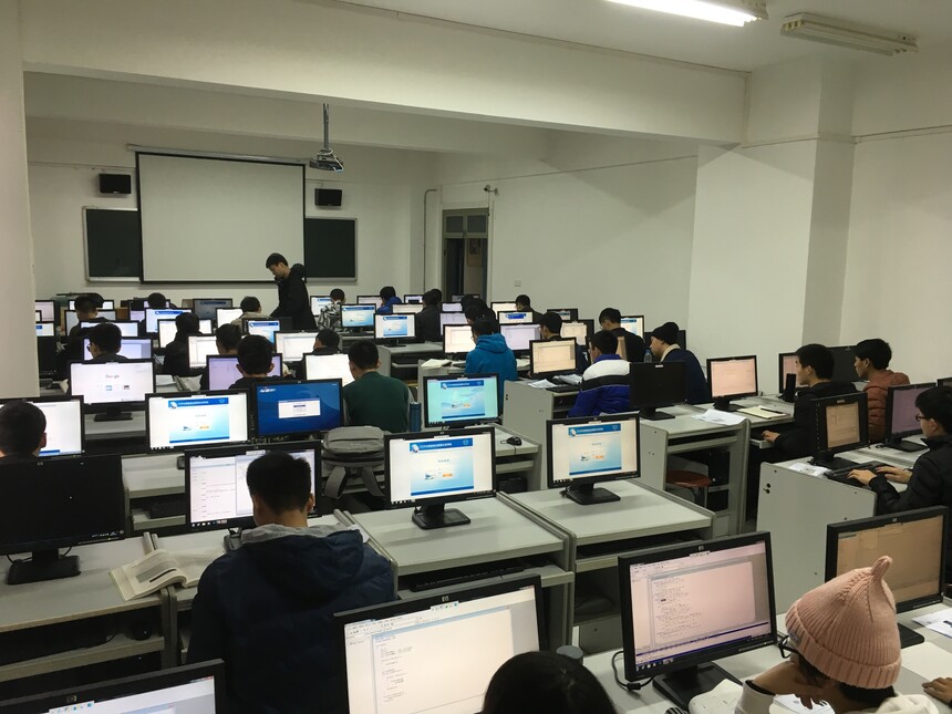 四川省商务学校计算机专业