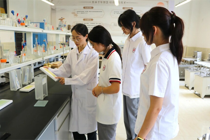 成都希望职业学校 成都希望职业学校