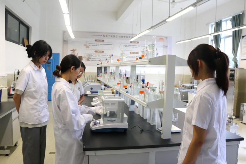 成都希望职业学校 成都希望职业学校