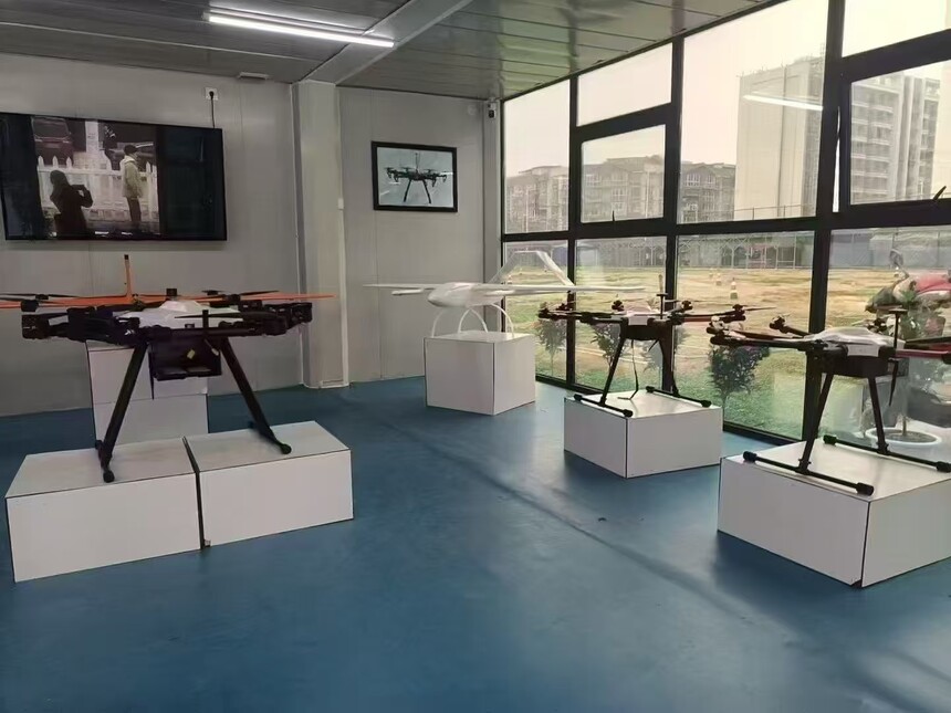 �ɶ�ϣ��ְҵѧУ