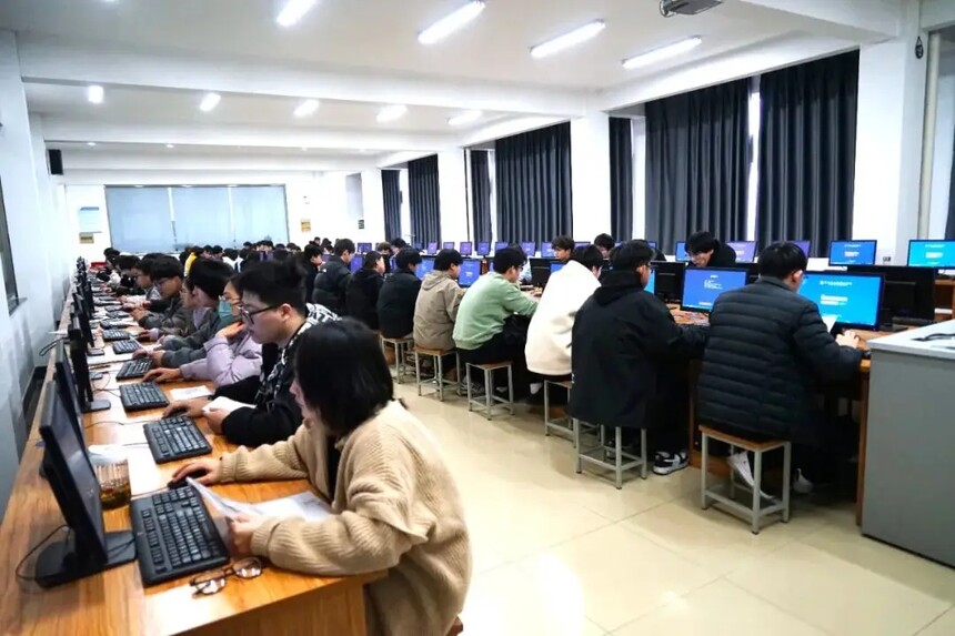 �����Ӧ����ά��