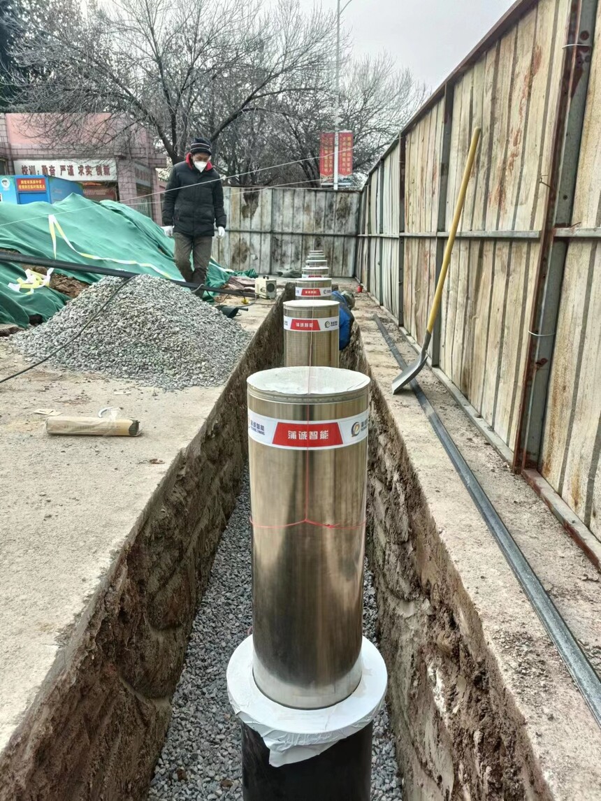 鶴壁市淇濱中學(xué)安裝蒲誠智能升降柱