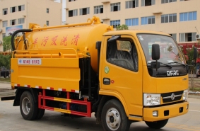 東風(fēng)小多利卡清洗吸污車(chē)