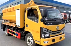 東風(fēng)小多利卡清洗吸污車(chē)國(guó)六