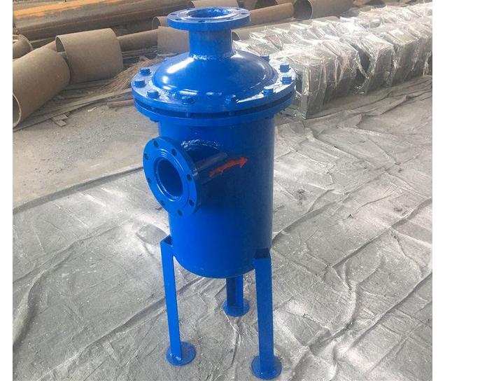 水流自入口进入过滤器,经滤网过滤到出口,水中污物杂质等被滤网拦截