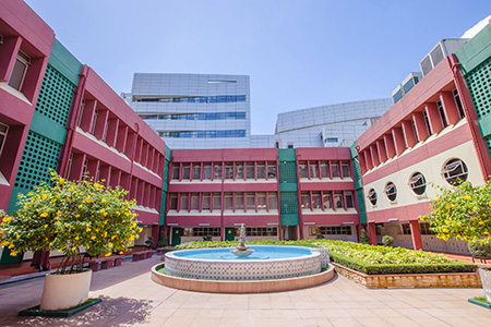 main_campus_yard.jpg