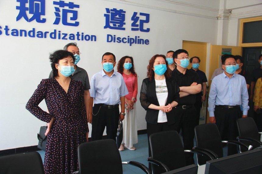 河北省教育厅党组成员,省教育考试院院长范国珍一行莅临我校检查调研