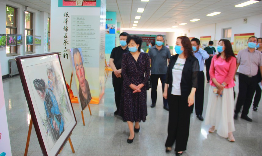 河北省教育厅党组成员,省教育考试院院长范国珍一行莅临我校检查调研