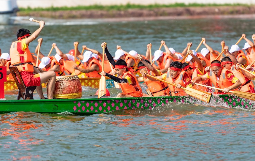 赛龙舟庆端午 自贡富顺龙舟文化旅游活动开幕