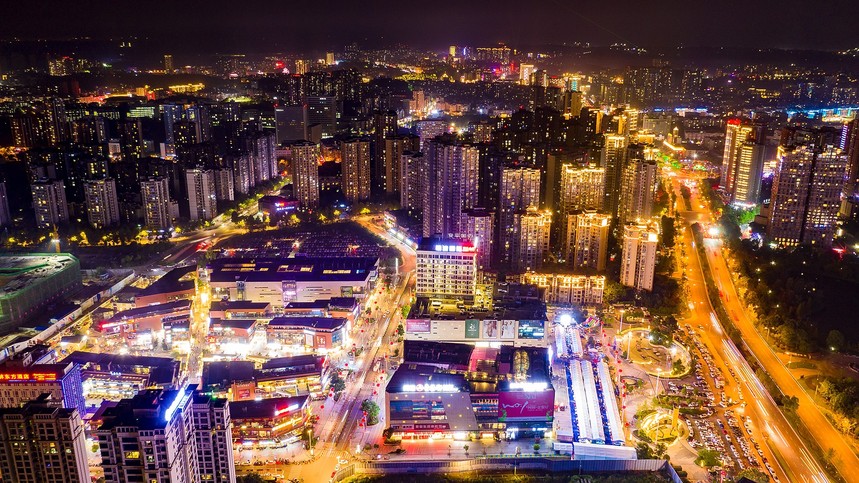 自贡端出暑期"文旅大餐"为游客打造难忘之旅