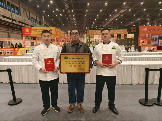 1762248718342097.png image.png