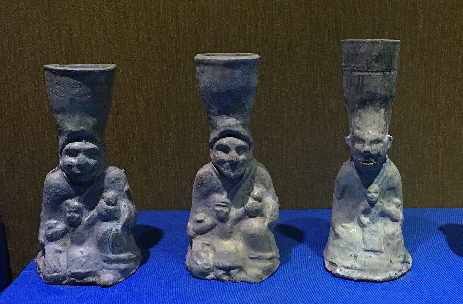 汉 |绿釉坐俑陶灯(天水成纪博物馆藏)