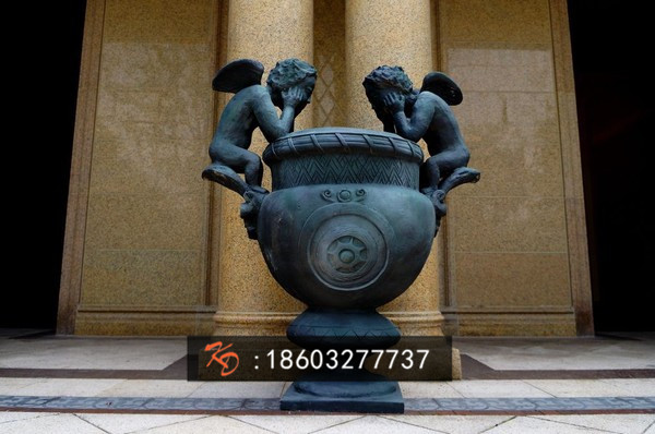 13463793_600.jpg