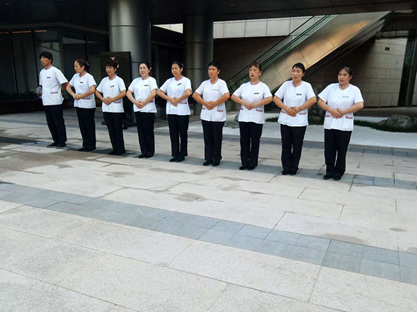 龙湖集团物业;富州兰亭项目 保洁团队