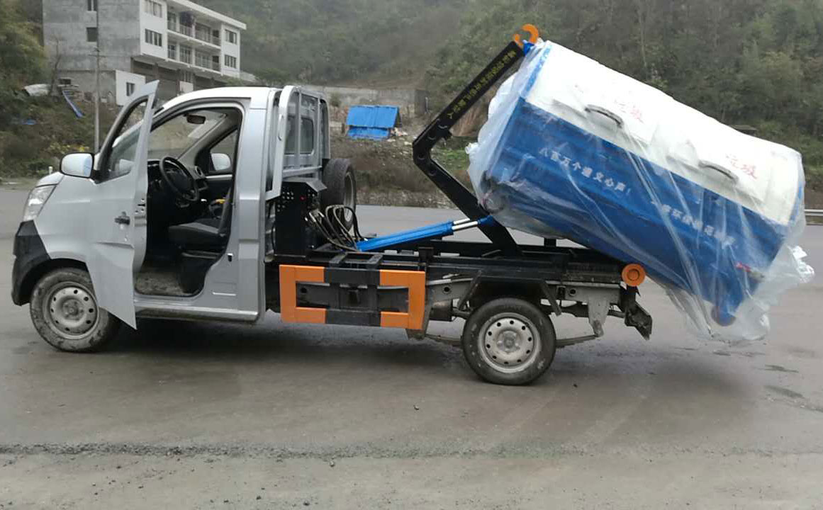 貴州遵義市項目-車廂可卸式垃圾車