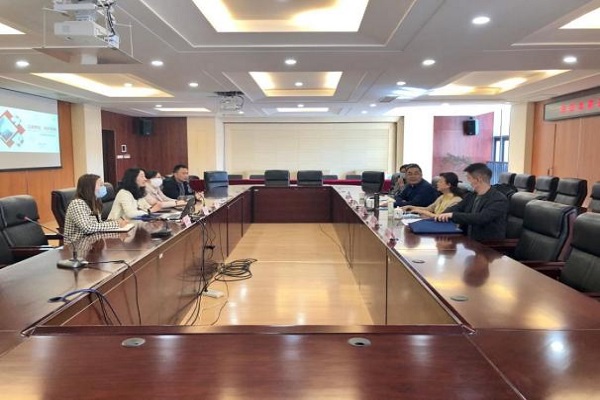 南京商业学校座谈会