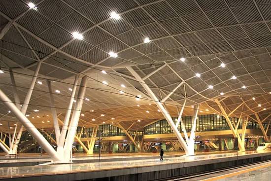 高铁站照明.jpg