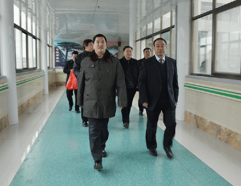 县卫计局局长袁炜一行到宏大医院慰问一线医务人员_山东金乡宏大医院