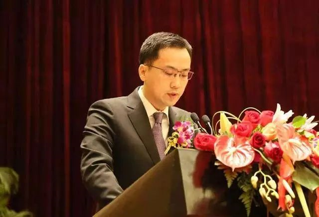 世纪金源集团董事局执行董事,总裁黄涛