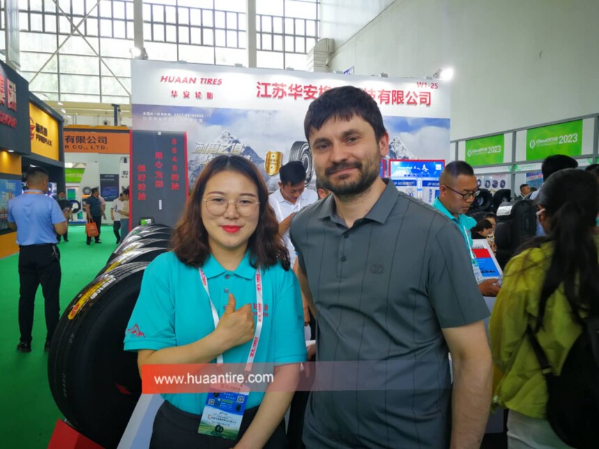 Huaan tires team and customers from overseas In ChinGRTAE Exhibition