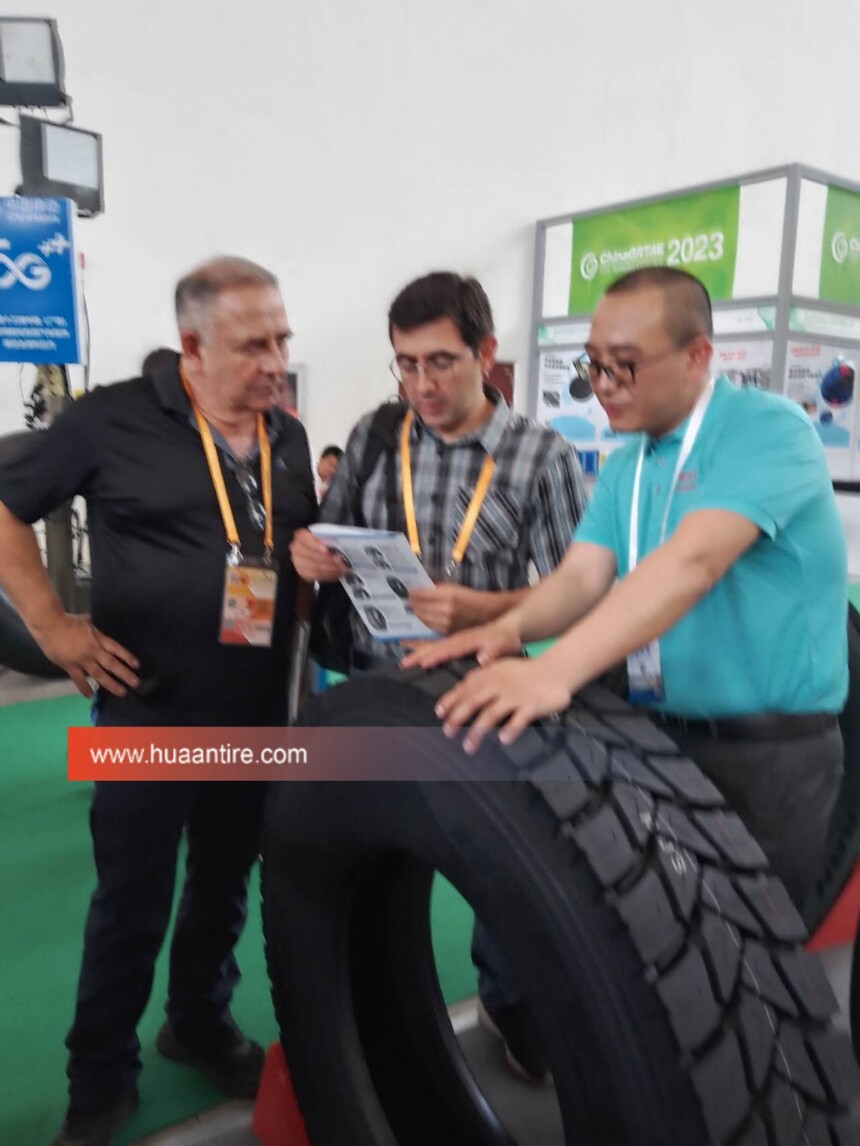 Huaan tires team and customers from overseas In ChinGRTAE Exhibition