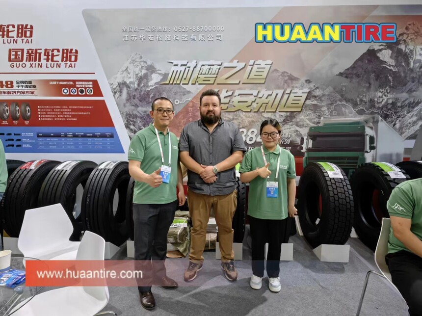 Huaan tires team and customers from overseas In ChinGRTAE Exhibition