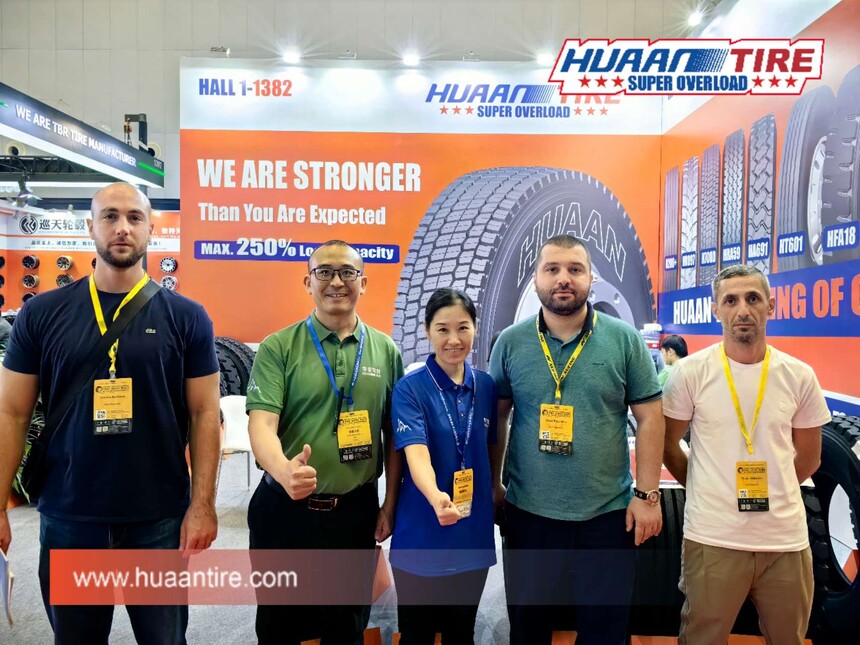 Huaan tire Customers During in exhibition