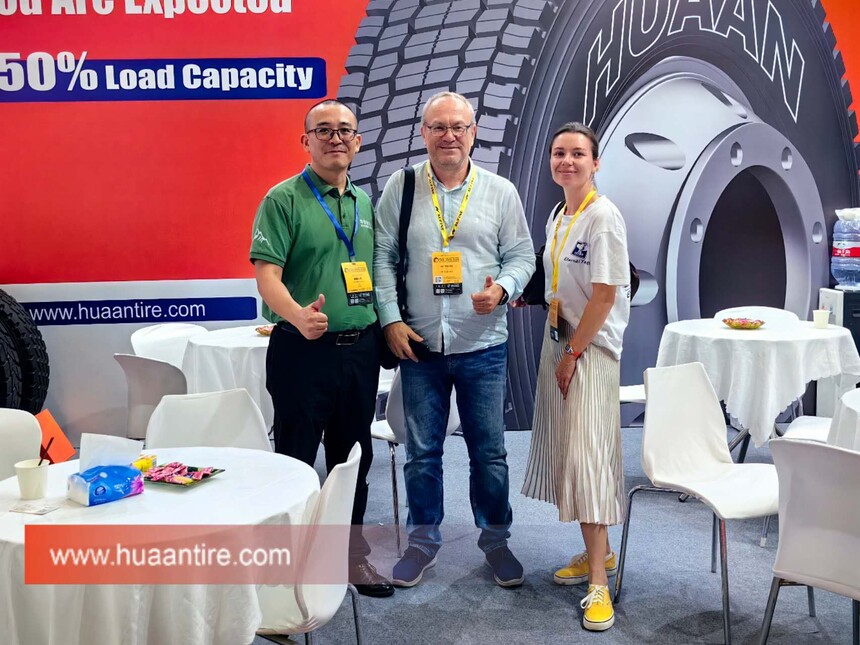 Huaan tire Customers During in exhibition