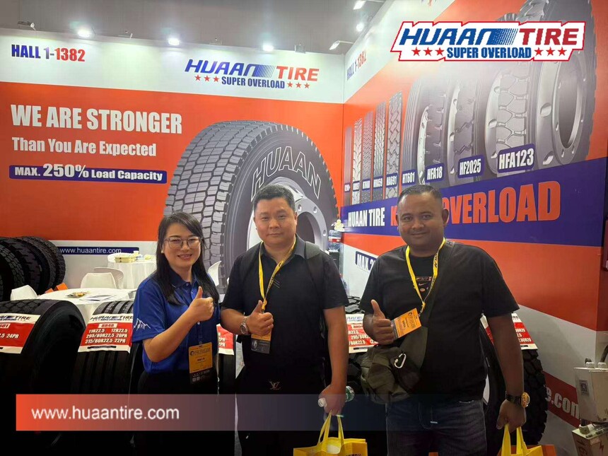 Huaan tire Customers During in exhibition