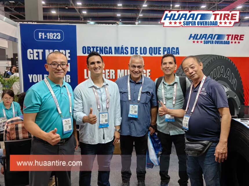 Huaan Tire team and hits customers in Panama Exhibition